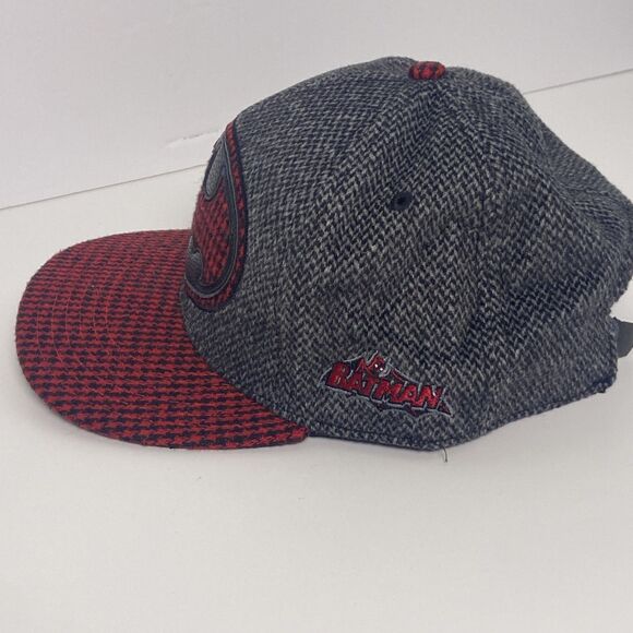 Concept One DC Comics Batman Herringbone Flat Bill Cap Hat OSFM - Picture 5 of 9